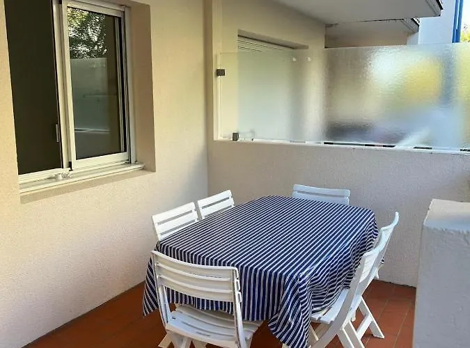 Apartment Near The 31 M With Balconypool *