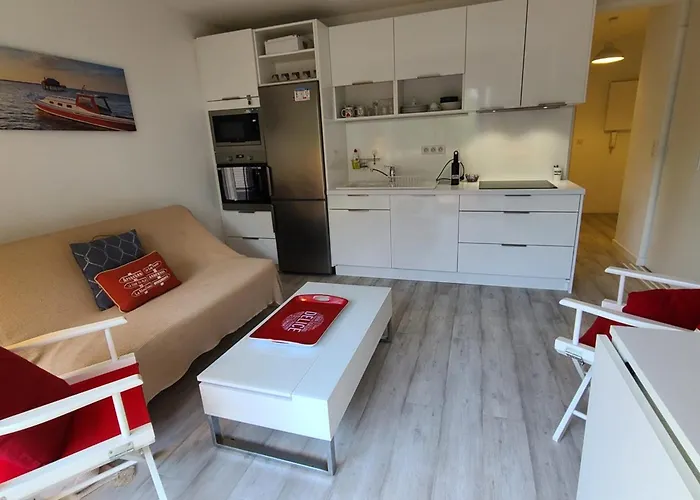 Near The 31 M With Balconypool Apartment